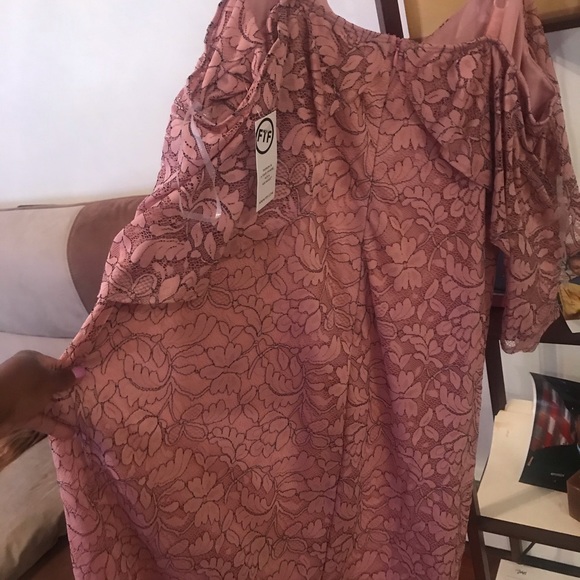 Soft pink dress - Picture 3 of 3